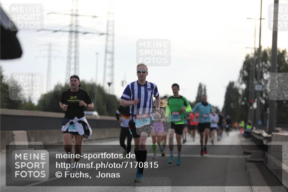 03.10.2024 - Köhlbrandbrückenlauf Fuchs,  Jonas http://msf.ph/oto/7170815 03.10.2024 09:11:55 Position 3 13, 1129 meine-sportfotos.de