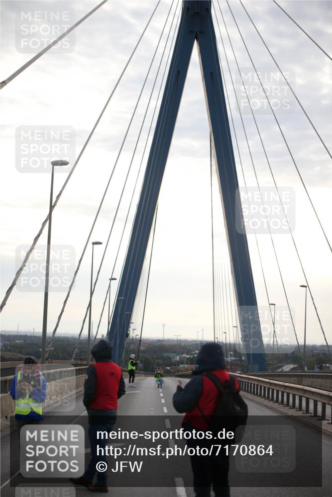 03.10.2024 - Köhlbrandbrückenlauf Jannik Wohlers http://msf.ph/oto/7170864 03.10.2024 09:03:49 Position 1  meine-sportfotos.de