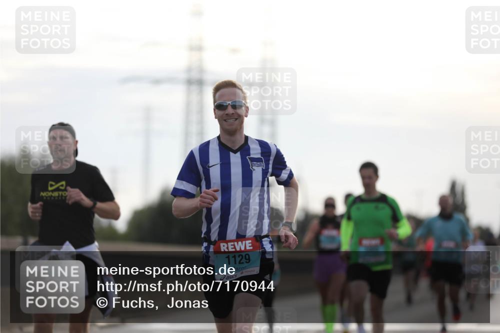 03.10.2024 - Köhlbrandbrückenlauf Fuchs,  Jonas http://msf.ph/oto/7170944 03.10.2024 09:11:56 Position 3 1, 1129 meine-sportfotos.de