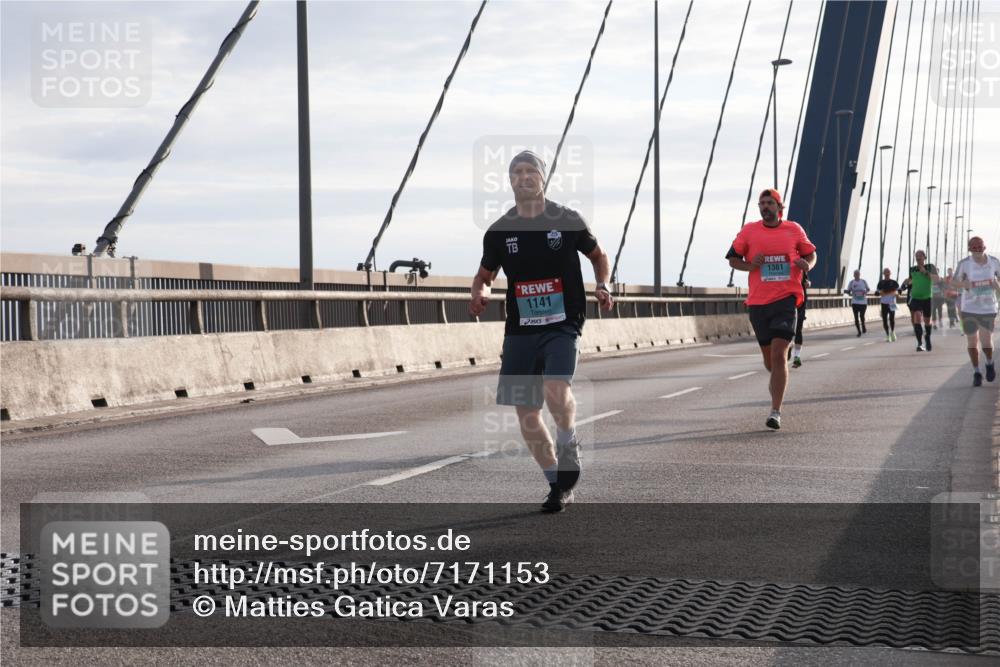 03.10.2024 - Köhlbrandbrückenlauf Matties Gatica Varas http://msf.ph/oto/7171153 03.10.2024 09:21:28 Position 2 1141, 1361 meine-sportfotos.de