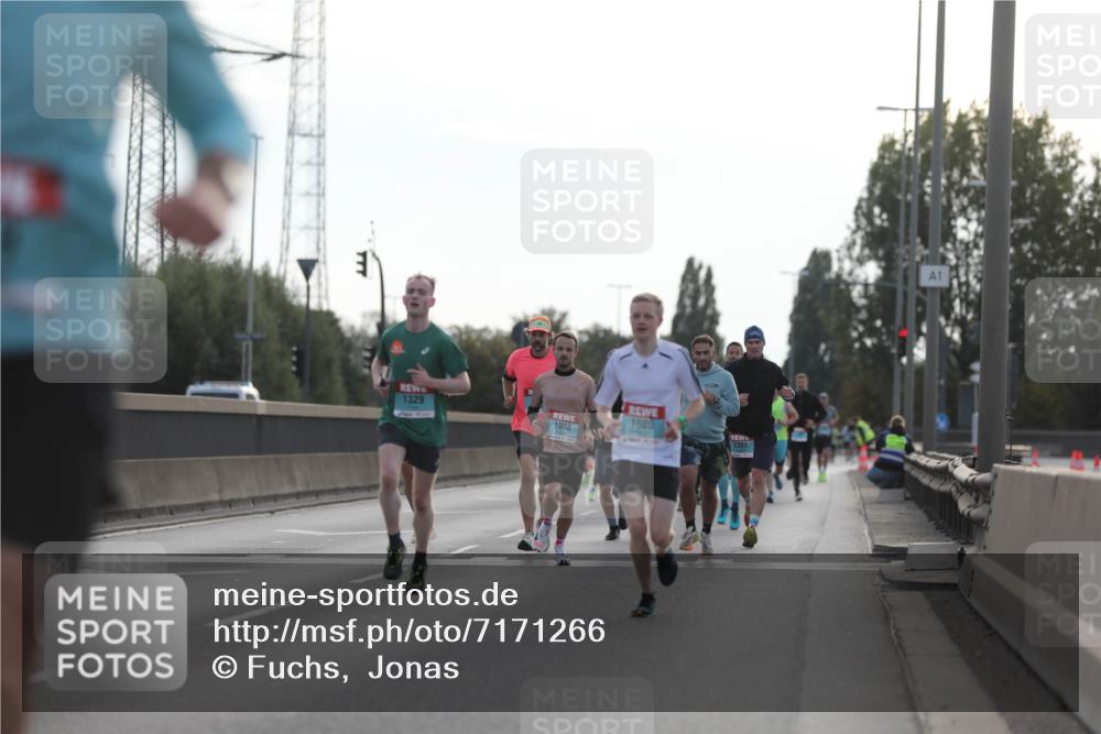 03.10.2024 - Köhlbrandbrückenlauf Fuchs,  Jonas http://msf.ph/oto/7171266 03.10.2024 09:12:02 Position 3 1329, 1085, 1098, 1301, 1 meine-sportfotos.de