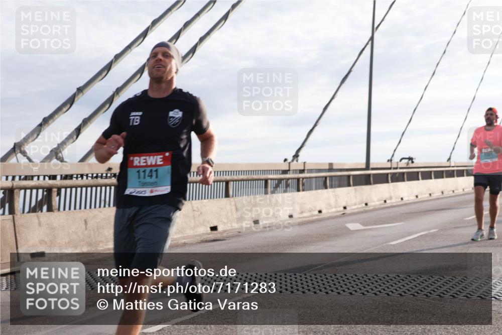 03.10.2024 - Köhlbrandbrückenlauf Matties Gatica Varas http://msf.ph/oto/7171283 03.10.2024 09:21:30 Position 2 010, 1141, 2515 meine-sportfotos.de