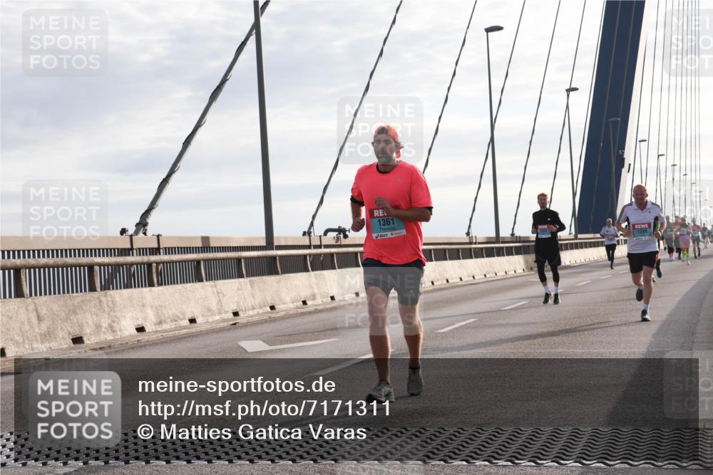 03.10.2024 - Köhlbrandbrückenlauf Matties Gatica Varas http://msf.ph/oto/7171311 03.10.2024 09:21:31 Position 2 1361, 1380 meine-sportfotos.de