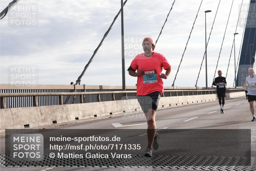 03.10.2024 - Köhlbrandbrückenlauf Matties Gatica Varas http://msf.ph/oto/7171335 03.10.2024 09:21:31 Position 2 1361, 1380 meine-sportfotos.de