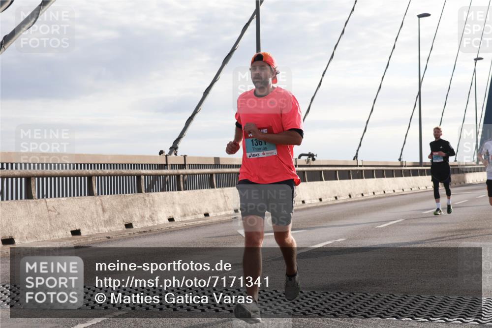 03.10.2024 - Köhlbrandbrückenlauf Matties Gatica Varas http://msf.ph/oto/7171341 03.10.2024 09:21:31 Position 2 136 meine-sportfotos.de