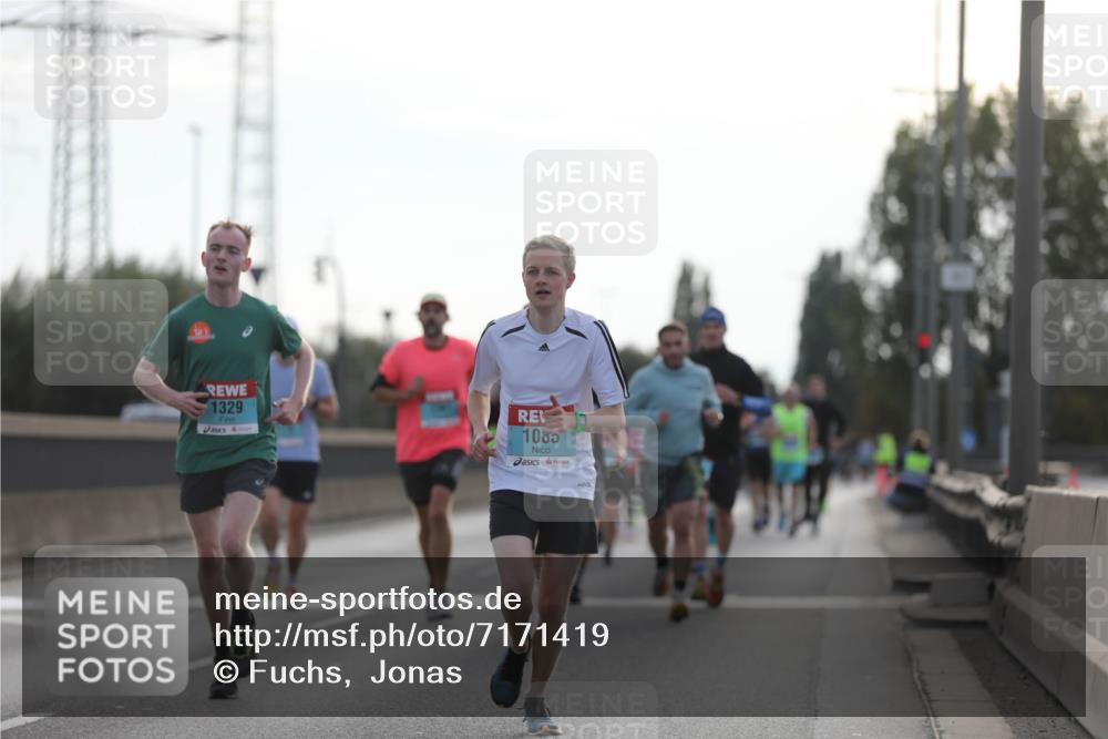 03.10.2024 - Köhlbrandbrückenlauf Fuchs,  Jonas http://msf.ph/oto/7171419 03.10.2024 09:12:04 Position 3 1329, 1085 meine-sportfotos.de