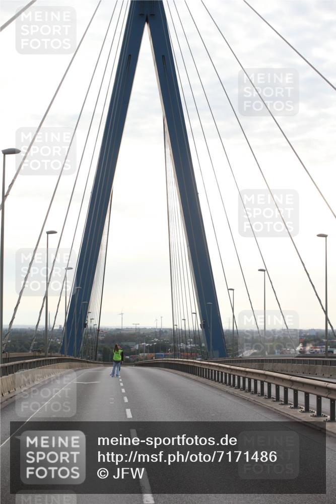 03.10.2024 - Köhlbrandbrückenlauf Jannik Wohlers http://msf.ph/oto/7171486 03.10.2024 09:05:16 Position 1  meine-sportfotos.de