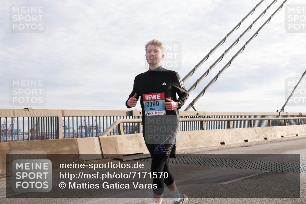 03.10.2024 - Köhlbrandbrückenlauf Matties Gatica Varas http://msf.ph/oto/7171570 03.10.2024 09:21:37 Position 2 3399 meine-sportfotos.de