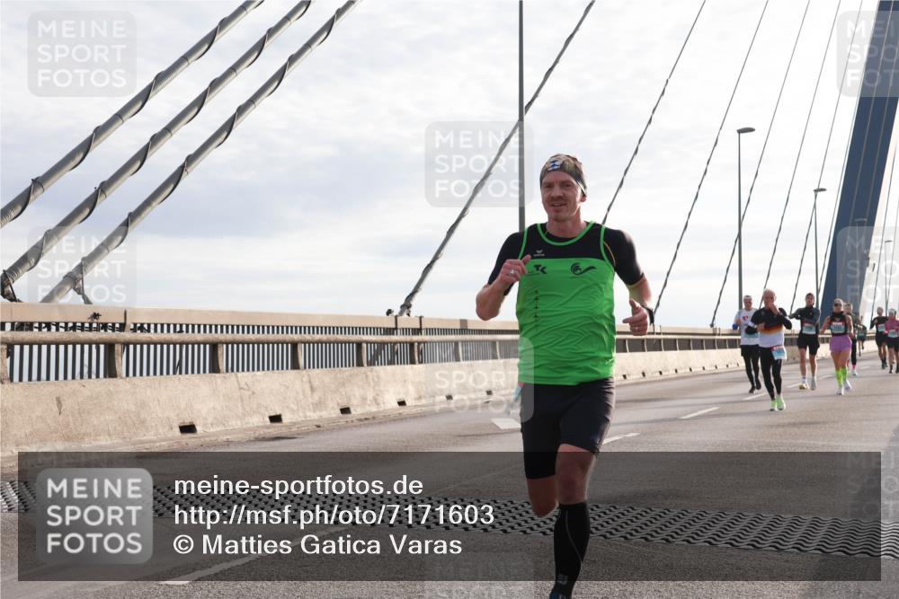 03.10.2024 - Köhlbrandbrückenlauf Matties Gatica Varas http://msf.ph/oto/7171603 03.10.2024 09:21:38 Position 2  meine-sportfotos.de