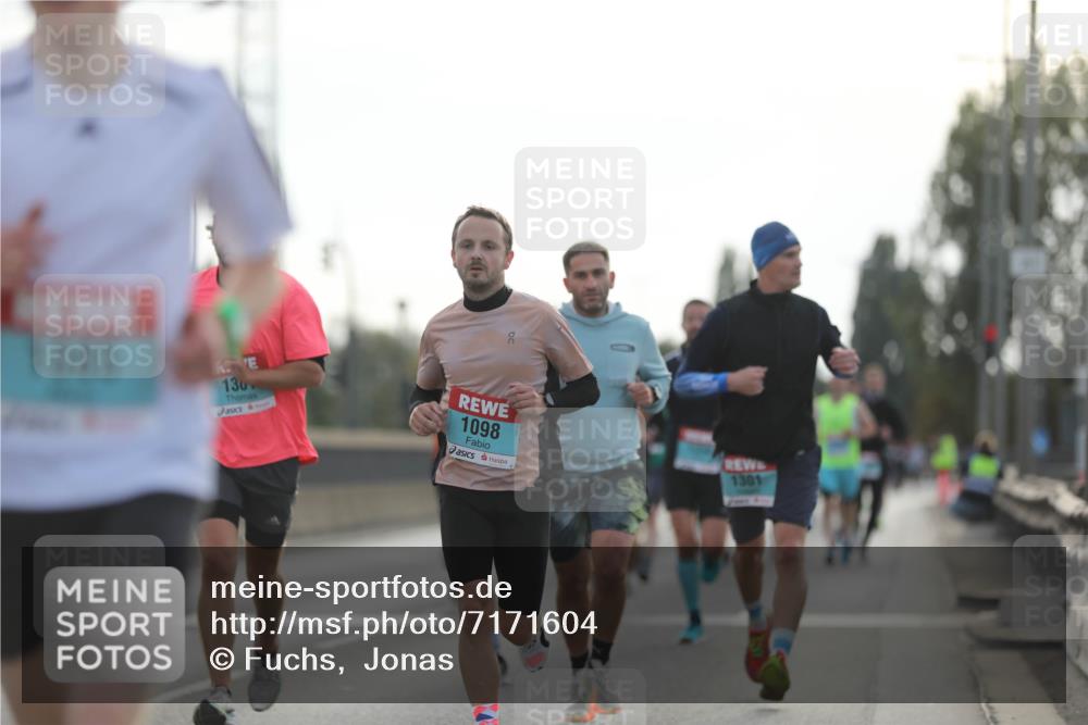 03.10.2024 - Köhlbrandbrückenlauf Fuchs,  Jonas http://msf.ph/oto/7171604 03.10.2024 09:12:06 Position 3 130, 1098, 1301 meine-sportfotos.de