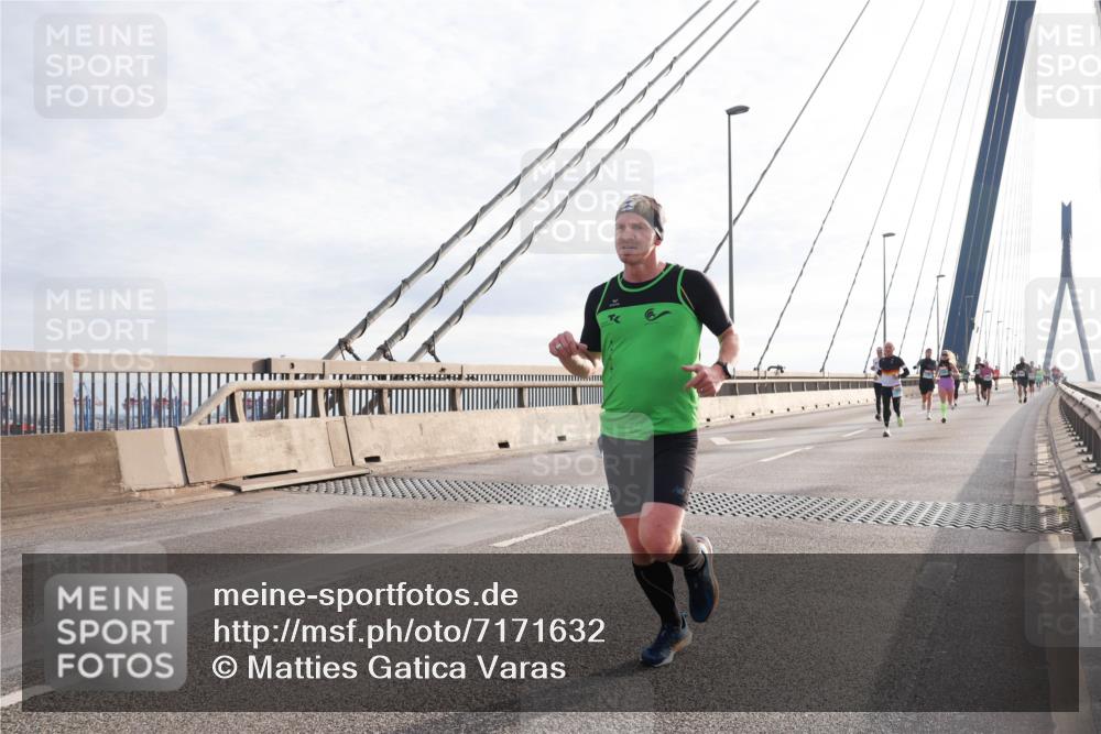 03.10.2024 - Köhlbrandbrückenlauf Matties Gatica Varas http://msf.ph/oto/7171632 03.10.2024 09:21:38 Position 2  meine-sportfotos.de