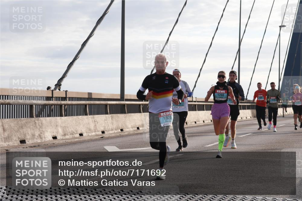 03.10.2024 - Köhlbrandbrückenlauf Matties Gatica Varas http://msf.ph/oto/7171692 03.10.2024 09:21:41 Position 2 1029, 1260 meine-sportfotos.de