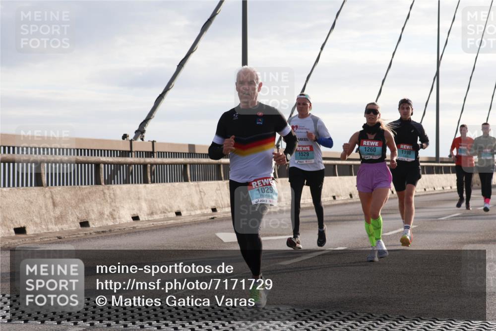 03.10.2024 - Köhlbrandbrückenlauf Matties Gatica Varas http://msf.ph/oto/7171729 03.10.2024 09:21:41 Position 2 1029, 1260, 1198, 1529 meine-sportfotos.de