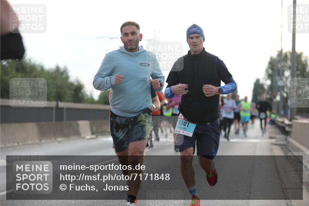 03.10.2024 - Köhlbrandbrückenlauf Fuchs,  Jonas http://msf.ph/oto/7171848 03.10.2024 09:12:09 Position 3 1301 meine-sportfotos.de