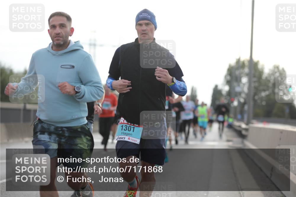 03.10.2024 - Köhlbrandbrückenlauf Fuchs,  Jonas http://msf.ph/oto/7171868 03.10.2024 09:12:10 Position 3 1301 meine-sportfotos.de