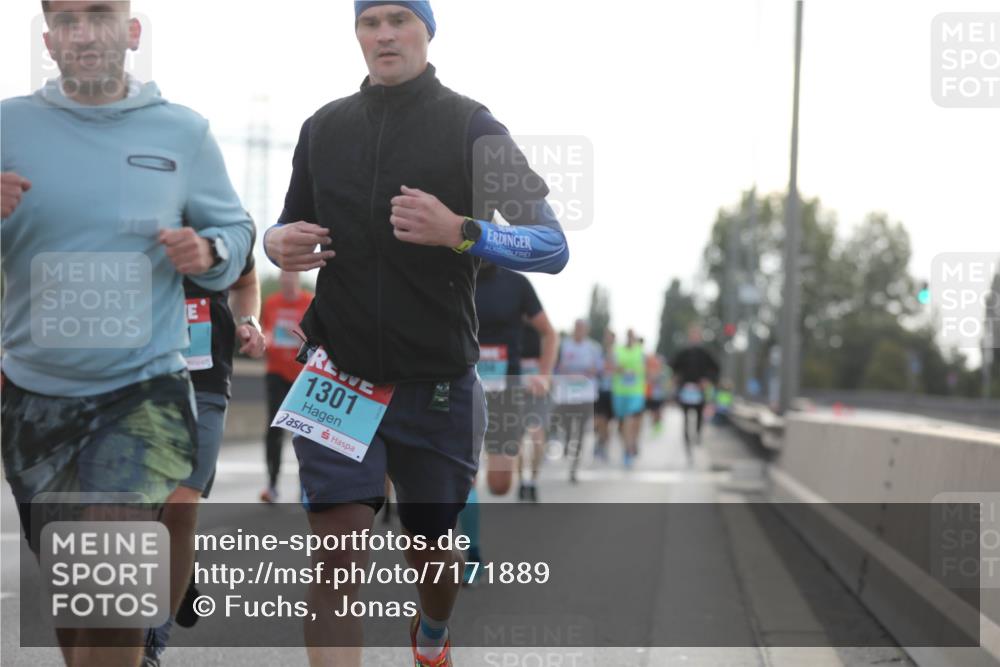 03.10.2024 - Köhlbrandbrückenlauf Fuchs,  Jonas http://msf.ph/oto/7171889 03.10.2024 09:12:10 Position 3 1301 meine-sportfotos.de