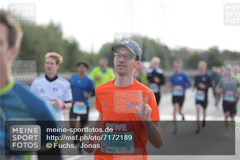 03.10.2024 - Köhlbrandbrückenlauf Fuchs,  Jonas http://msf.ph/oto/7172189 03.10.2024 09:12:20 Position 3 1163 meine-sportfotos.de