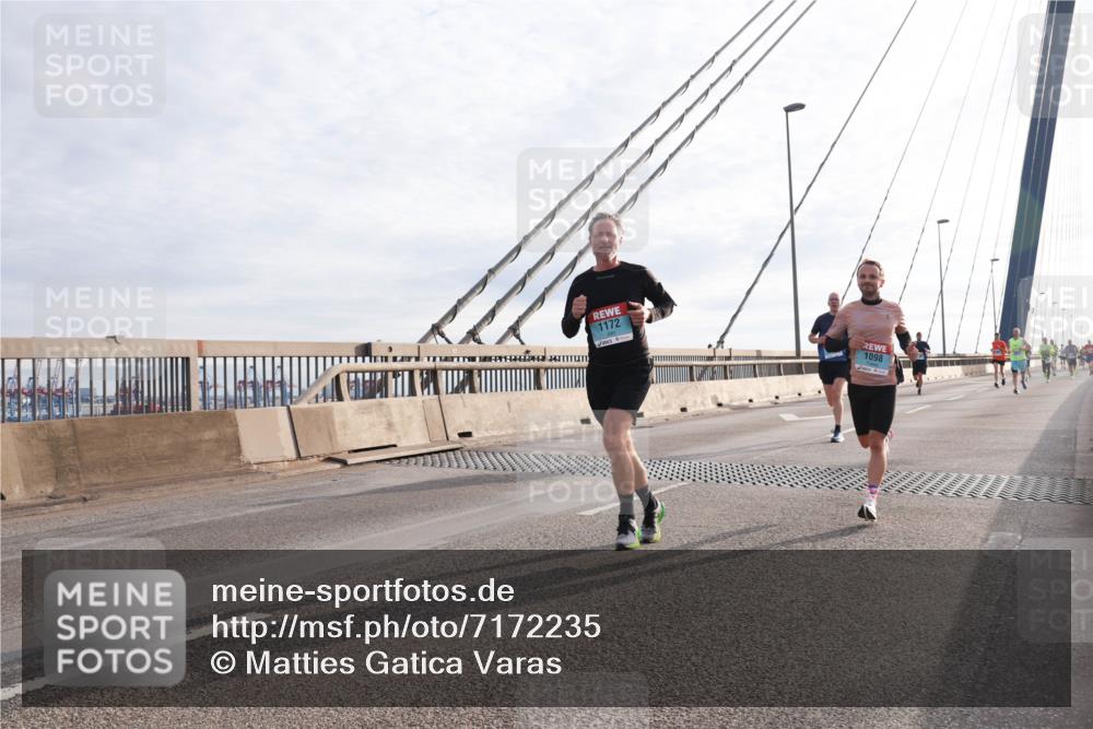 03.10.2024 - Köhlbrandbrückenlauf Matties Gatica Varas http://msf.ph/oto/7172235 03.10.2024 09:21:49 Position 2 1172, 1098 meine-sportfotos.de