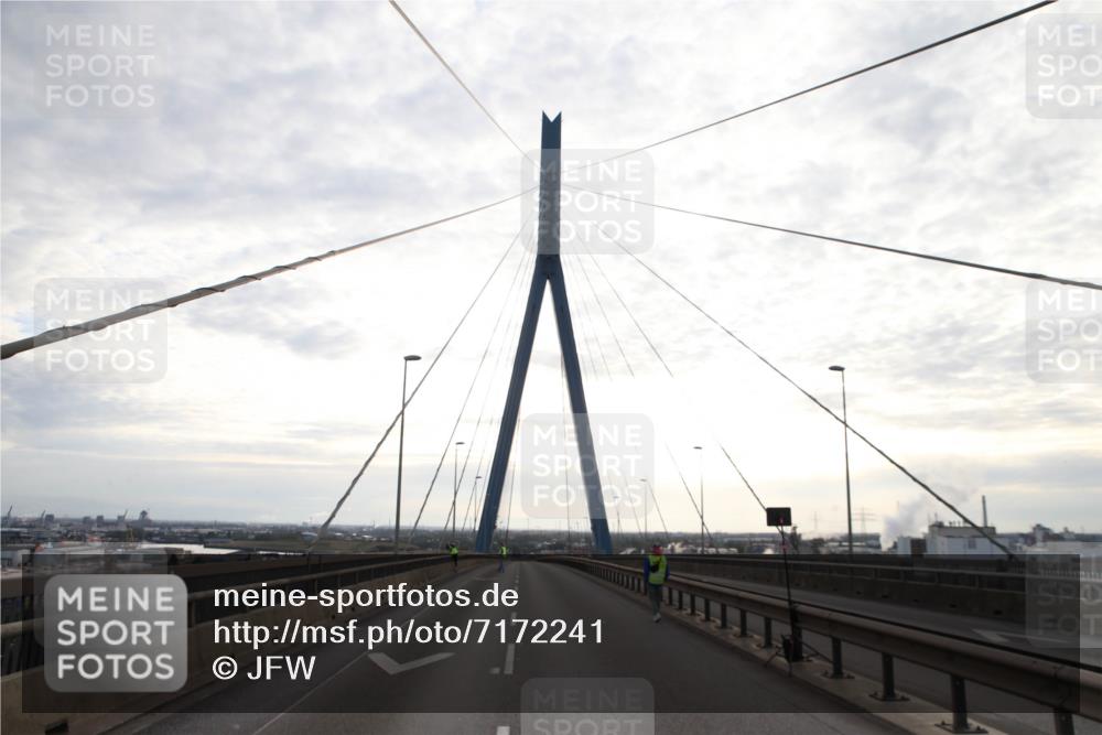 03.10.2024 - Köhlbrandbrückenlauf Jannik Wohlers http://msf.ph/oto/7172241 03.10.2024 09:07:21 Position 1  meine-sportfotos.de