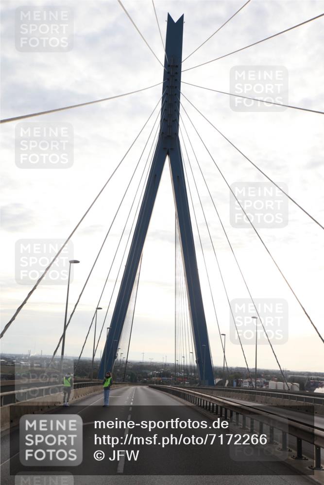 03.10.2024 - Köhlbrandbrückenlauf Jannik Wohlers http://msf.ph/oto/7172266 03.10.2024 09:07:48 Position 1  meine-sportfotos.de