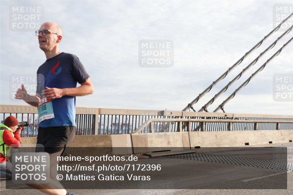 03.10.2024 - Köhlbrandbrückenlauf Matties Gatica Varas http://msf.ph/oto/7172396 03.10.2024 09:21:51 Position 2 1188 meine-sportfotos.de