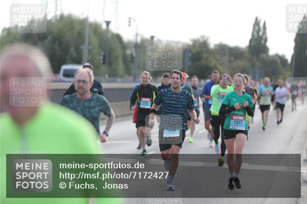 03.10.2024 - Köhlbrandbrückenlauf Fuchs,  Jonas http://msf.ph/oto/7172427 03.10.2024 09:12:26 Position 3 50, 1187, 000, 149, 1327 meine-sportfotos.de