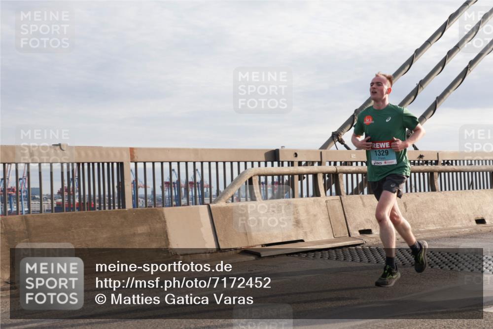 03.10.2024 - Köhlbrandbrückenlauf Matties Gatica Varas http://msf.ph/oto/7172452 03.10.2024 09:21:53 Position 2 1329 meine-sportfotos.de
