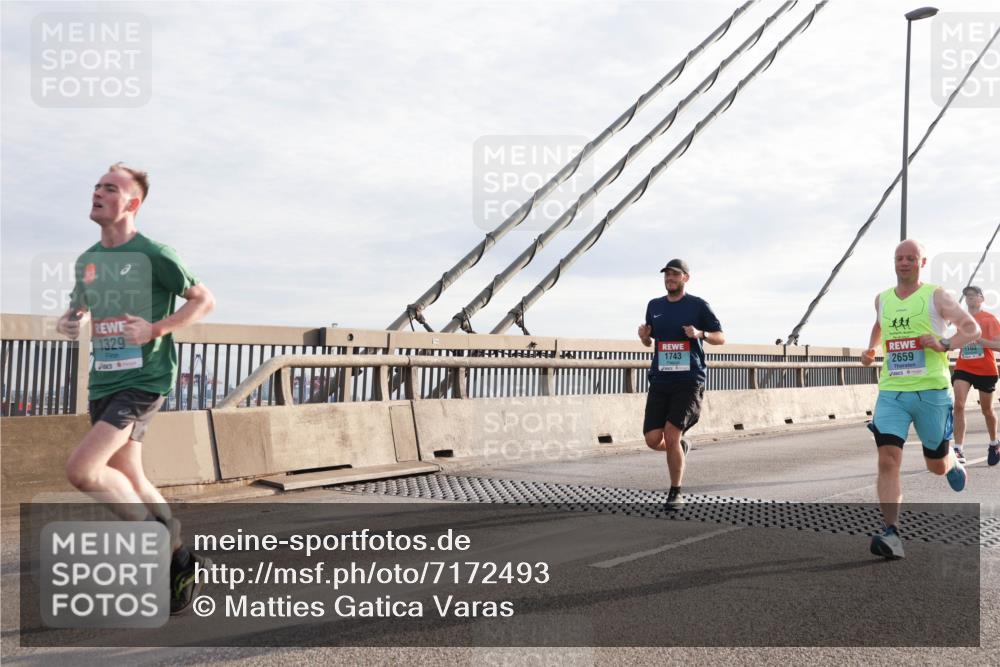 03.10.2024 - Köhlbrandbrückenlauf Matties Gatica Varas http://msf.ph/oto/7172493 03.10.2024 09:21:54 Position 2 1329, 1743, 2659, 1163 meine-sportfotos.de