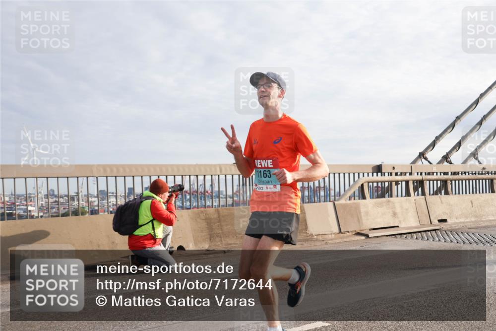 03.10.2024 - Köhlbrandbrückenlauf Matties Gatica Varas http://msf.ph/oto/7172644 03.10.2024 09:21:56 Position 2 1163 meine-sportfotos.de