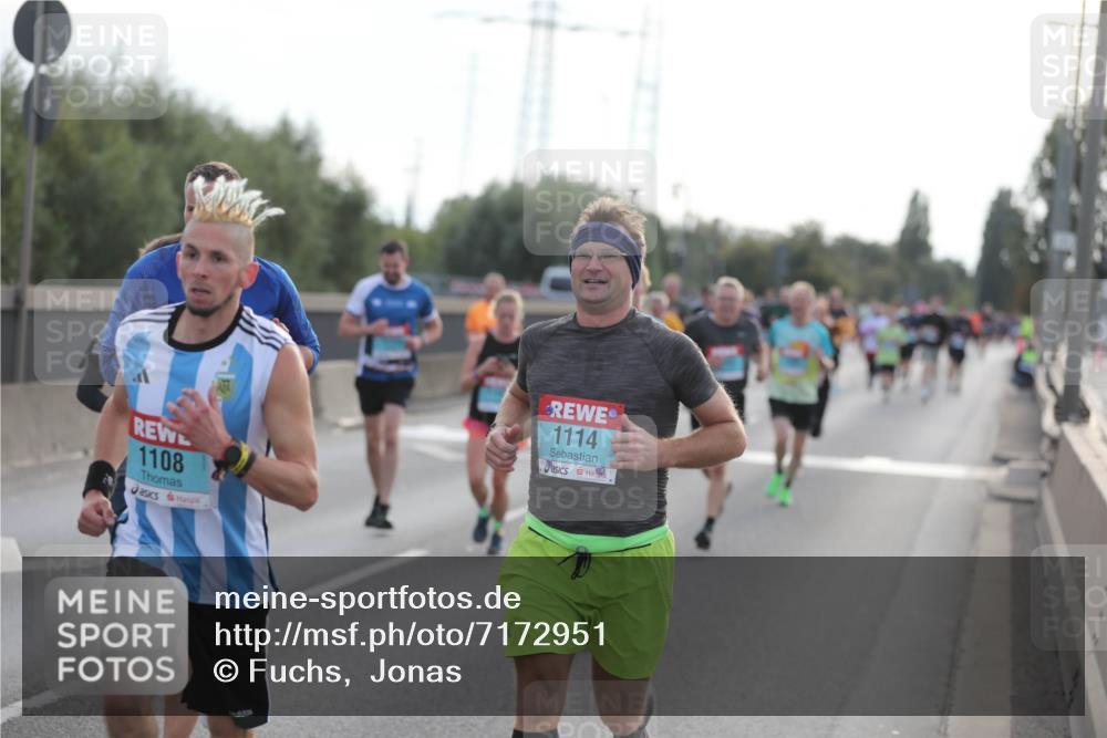 03.10.2024 - Köhlbrandbrückenlauf Fuchs,  Jonas http://msf.ph/oto/7172951 03.10.2024 09:12:35 Position 3 1108, 1114 meine-sportfotos.de