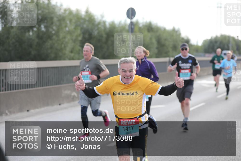 03.10.2024 - Köhlbrandbrückenlauf Fuchs,  Jonas http://msf.ph/oto/7173088 03.10.2024 09:12:43 Position 3 1417 meine-sportfotos.de