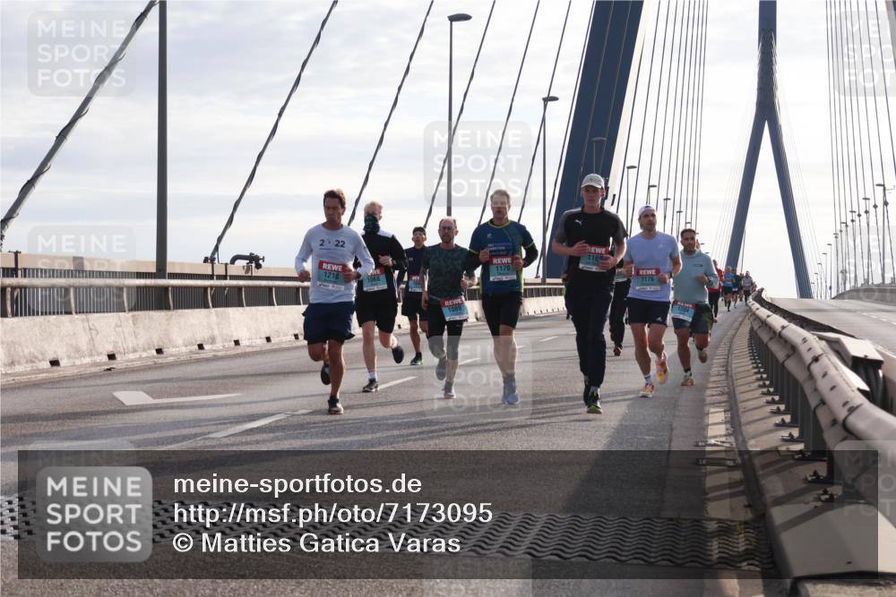 03.10.2024 - Köhlbrandbrückenlauf Matties Gatica Varas http://msf.ph/oto/7173095 03.10.2024 09:22:05 Position 2 2022, 1218, 1068, 1089, 2017, 1170, 1160, 1176, 1204 meine-sportfotos.de