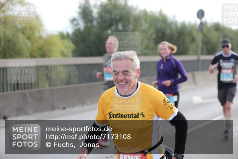 03.10.2024 - Köhlbrandbrückenlauf Fuchs,  Jonas http://msf.ph/oto/7173108 03.10.2024 09:12:44 Position 3  meine-sportfotos.de