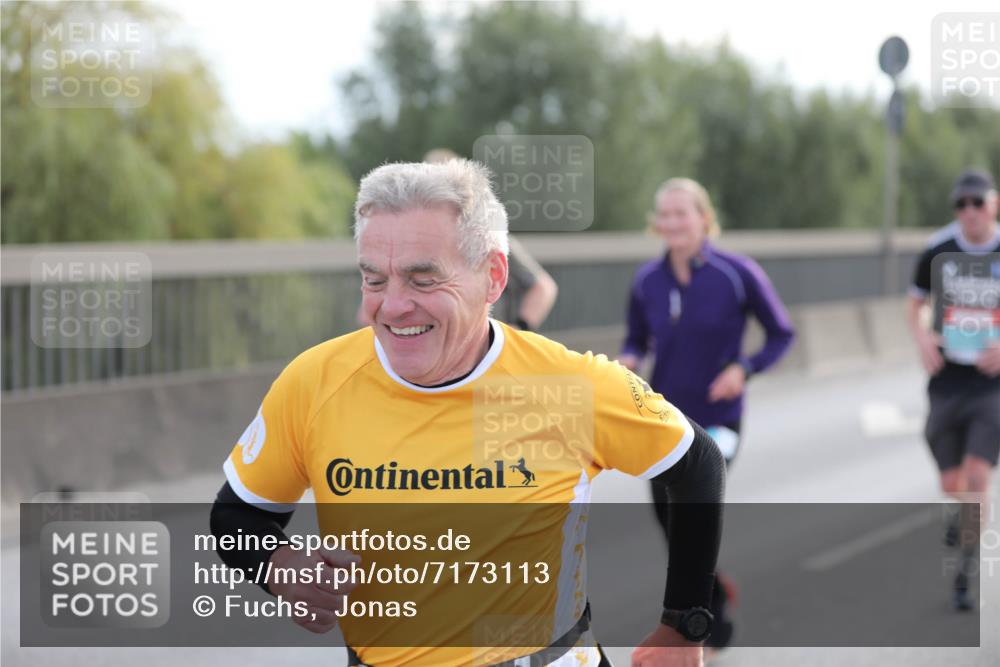 03.10.2024 - Köhlbrandbrückenlauf Fuchs,  Jonas http://msf.ph/oto/7173113 03.10.2024 09:12:44 Position 3  meine-sportfotos.de