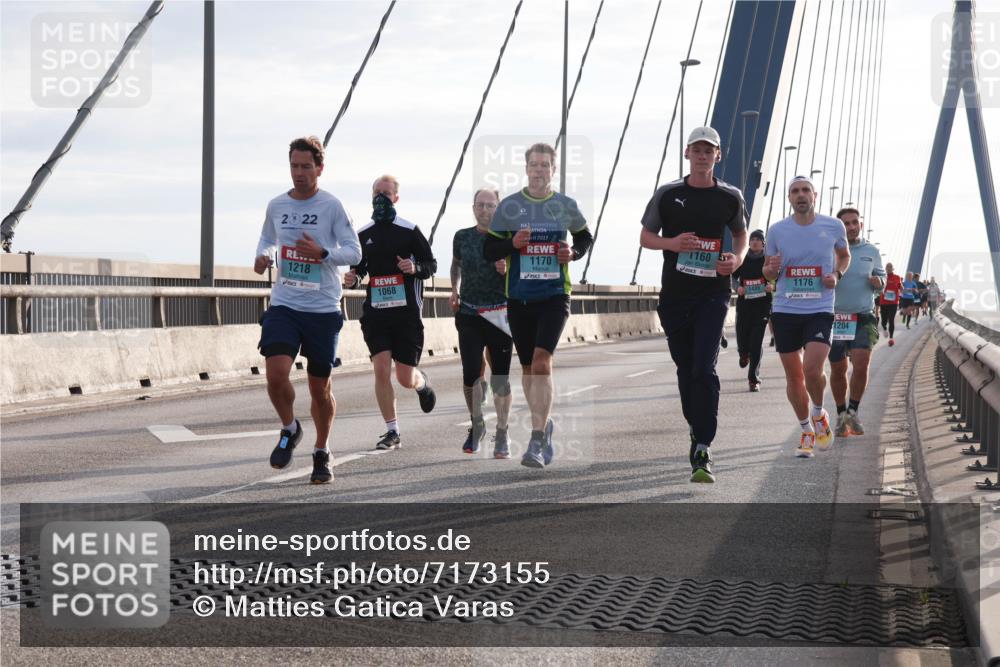 03.10.2024 - Köhlbrandbrückenlauf Matties Gatica Varas http://msf.ph/oto/7173155 03.10.2024 09:22:05 Position 2 2022, 1218, 1068, 133, 2017, 1170, 1160, 1435, 1176, 1204 meine-sportfotos.de