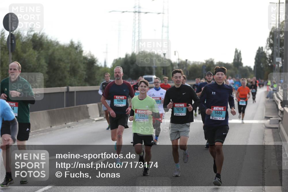 03.10.2024 - Köhlbrandbrückenlauf Fuchs,  Jonas http://msf.ph/oto/7173174 03.10.2024 09:12:47 Position 3 4, 5, 1096, 1914, 439, 1270, 1680 meine-sportfotos.de