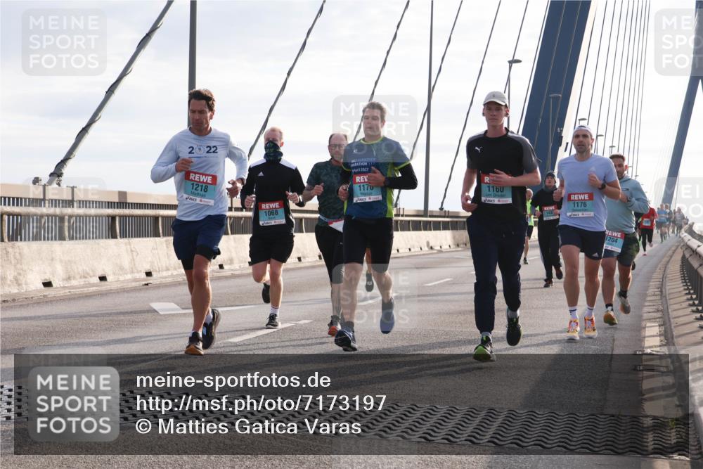 03.10.2024 - Köhlbrandbrückenlauf Matties Gatica Varas http://msf.ph/oto/7173197 03.10.2024 09:22:06 Position 2 2022, 1218, 1068, 2017, 1170, 116, 143, 1176, 1204 meine-sportfotos.de
