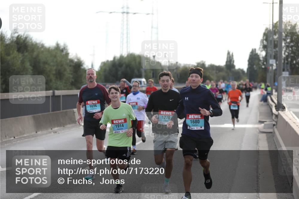 03.10.2024 - Köhlbrandbrückenlauf Fuchs,  Jonas http://msf.ph/oto/7173220 03.10.2024 09:12:47 Position 3 1096, 1914, 439, 10, 1270, 1680 meine-sportfotos.de