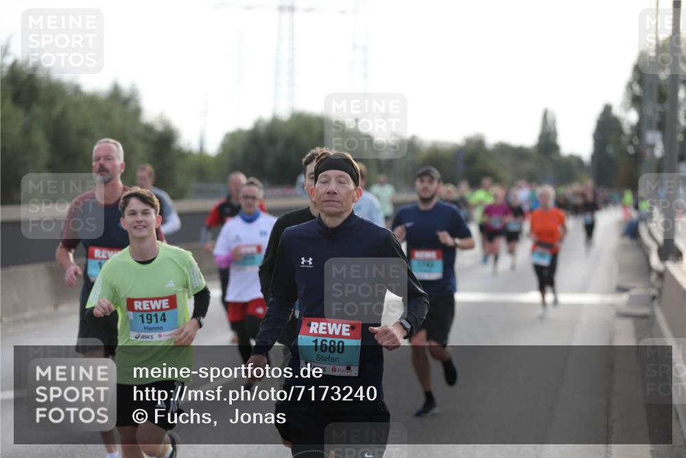 03.10.2024 - Köhlbrandbrückenlauf Fuchs,  Jonas http://msf.ph/oto/7173240 03.10.2024 09:12:48 Position 3 1914, 8, 1680 meine-sportfotos.de