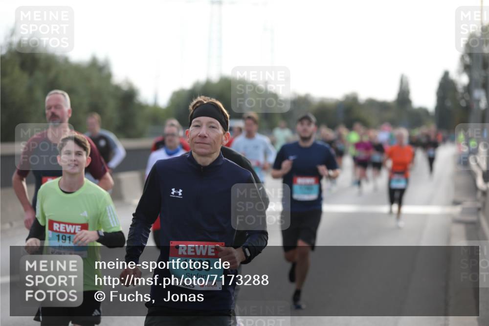 03.10.2024 - Köhlbrandbrückenlauf Fuchs,  Jonas http://msf.ph/oto/7173288 03.10.2024 09:12:48 Position 3 191, 1680 meine-sportfotos.de