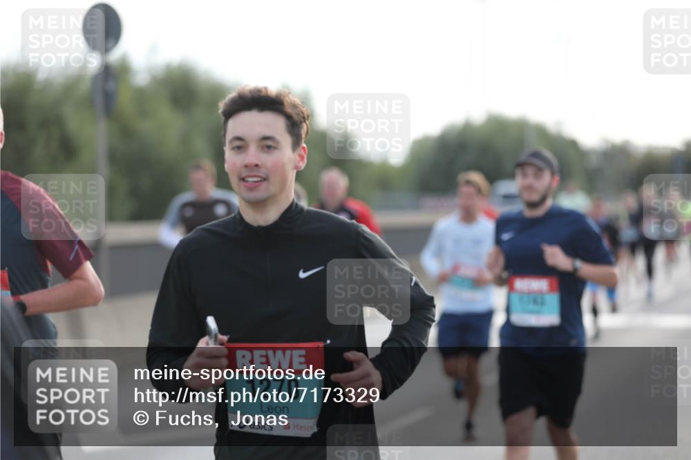 03.10.2024 - Köhlbrandbrückenlauf Fuchs,  Jonas http://msf.ph/oto/7173329 03.10.2024 09:12:49 Position 3 1270 meine-sportfotos.de