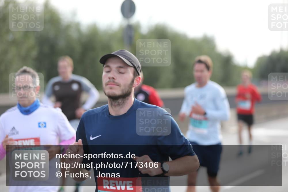 03.10.2024 - Köhlbrandbrückenlauf Fuchs,  Jonas http://msf.ph/oto/7173406 03.10.2024 09:12:51 Position 3 1439 meine-sportfotos.de