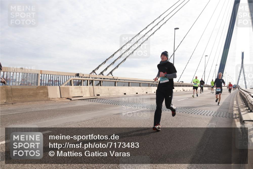 03.10.2024 - Köhlbrandbrückenlauf Matties Gatica Varas http://msf.ph/oto/7173483 03.10.2024 09:22:11 Position 2 1435 meine-sportfotos.de