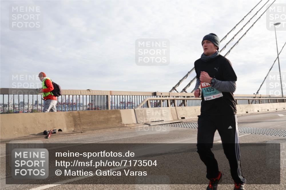 03.10.2024 - Köhlbrandbrückenlauf Matties Gatica Varas http://msf.ph/oto/7173504 03.10.2024 09:22:11 Position 2 1435 meine-sportfotos.de