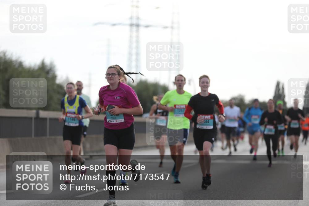 03.10.2024 - Köhlbrandbrückenlauf Fuchs,  Jonas http://msf.ph/oto/7173547 03.10.2024 09:12:56 Position 3 1100, 1257 meine-sportfotos.de