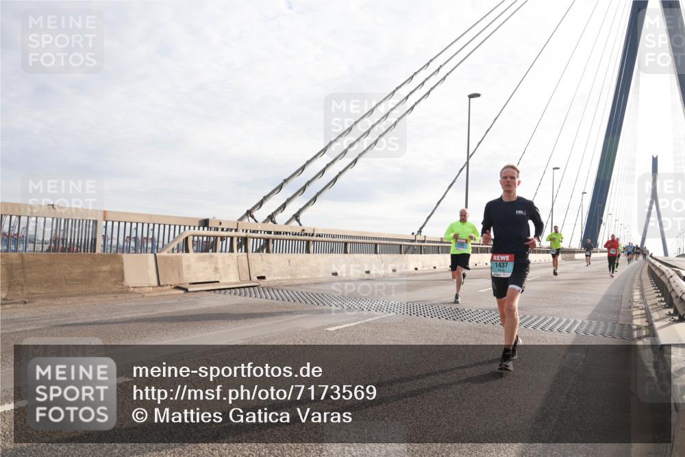 03.10.2024 - Köhlbrandbrückenlauf Matties Gatica Varas http://msf.ph/oto/7173569 03.10.2024 09:22:13 Position 2 1437 meine-sportfotos.de