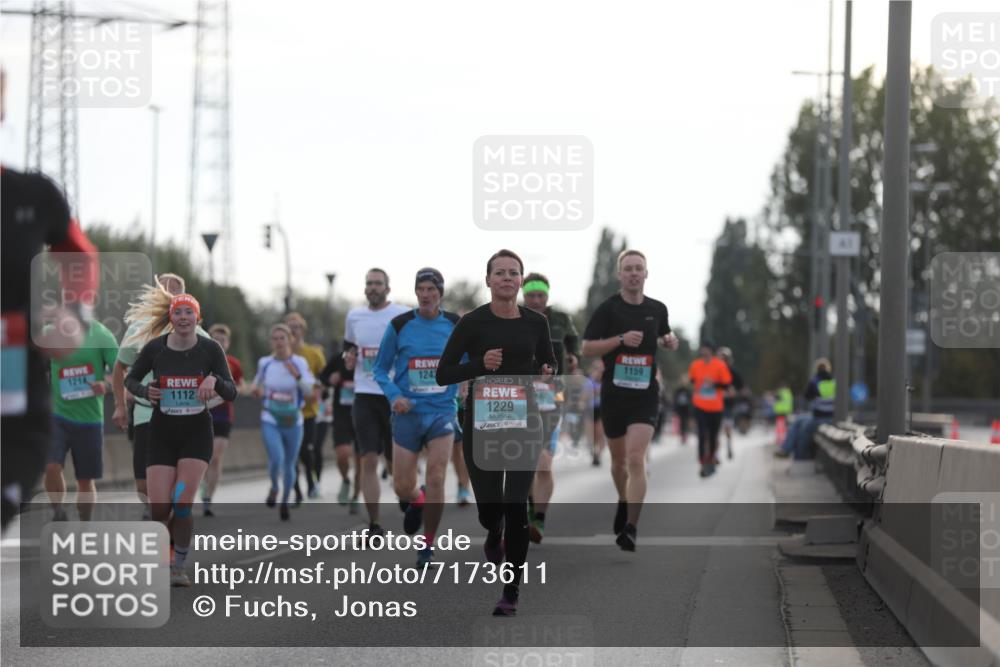 03.10.2024 - Köhlbrandbrückenlauf Fuchs,  Jonas http://msf.ph/oto/7173611 03.10.2024 09:12:58 Position 3 1214, 1243, 1112, 1229, 1159 meine-sportfotos.de