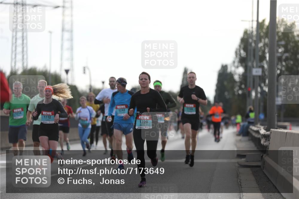 03.10.2024 - Köhlbrandbrückenlauf Fuchs,  Jonas http://msf.ph/oto/7173649 03.10.2024 09:12:58 Position 3 1214, 1112, 1243, 1229, 1159 meine-sportfotos.de