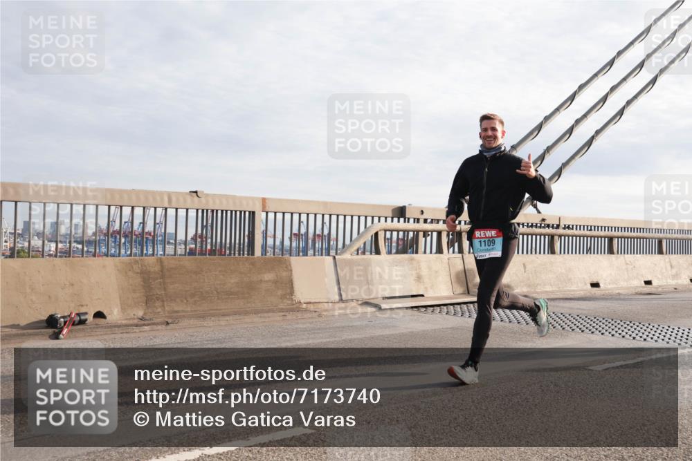 03.10.2024 - Köhlbrandbrückenlauf Matties Gatica Varas http://msf.ph/oto/7173740 03.10.2024 09:22:16 Position 2 1109 meine-sportfotos.de