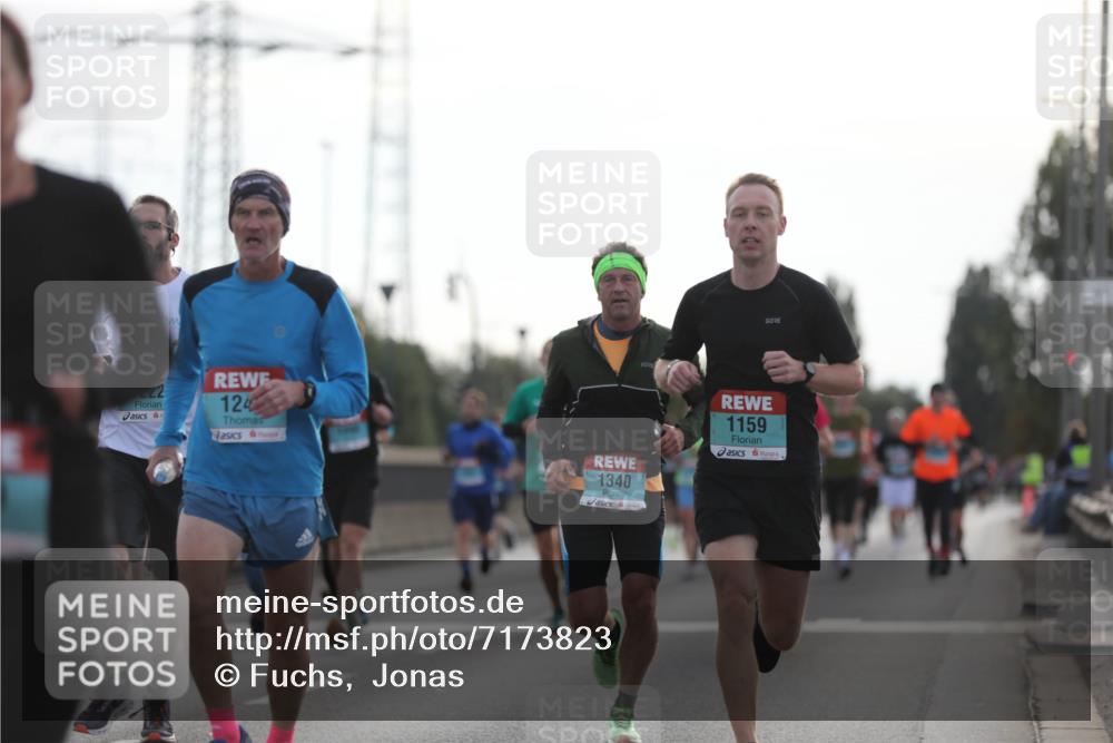 03.10.2024 - Köhlbrandbrückenlauf Fuchs,  Jonas http://msf.ph/oto/7173823 03.10.2024 09:13:01 Position 3 124, 1340, 1159 meine-sportfotos.de